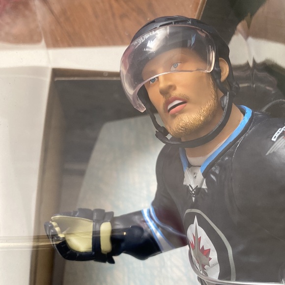 Patrik Laine 29 NHL Hockey Player Collectors - Picture 3 of 8